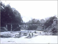 江戸の西の方の川から来る材