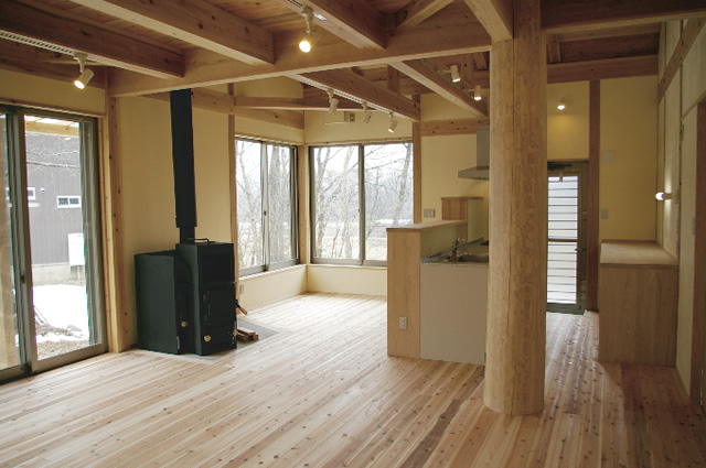 西川・森の市場の家づくり